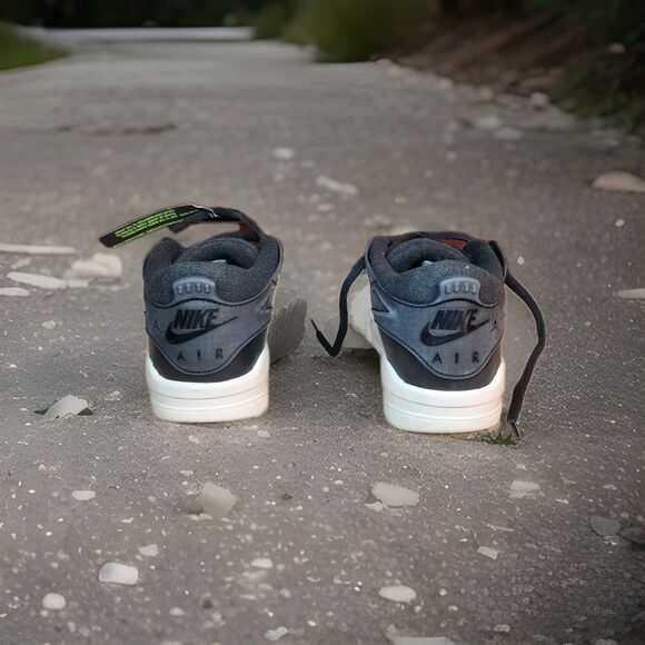 NEW Women's Size 7.5 / Youth 6- Air Jordan 4 RM Black Light Bone - Picture 4 of 7